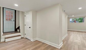 1006 26TH St S, Arlington, VA 22202