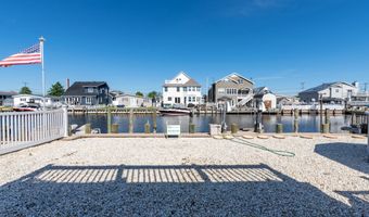 73 Carlyle Dr, Bayville, NJ 08721