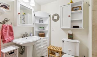 7425 DEMOCRACY Blvd 14, Bethesda, MD 20817