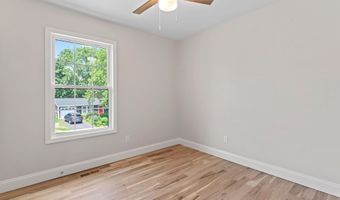 18 Sextant Dr, Barnegat, NJ 08005