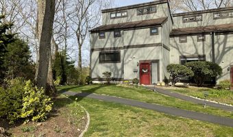 22 Harbour Vlg A, Branford, CT 06405