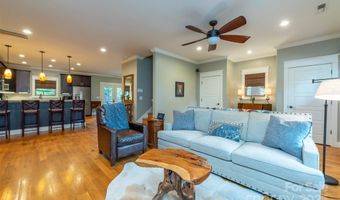 71 McLain St, Asheville, NC 28803
