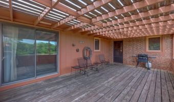 4 Lakeridge Dr, Arkansas City, KS 67005