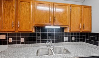 4 Pine Tree Dr 223, Arden Hills, MN 55112