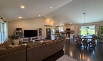 102 Shale Ct, Batesville, IN 47006