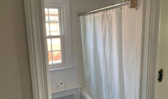 101 S 7TH St, Akron, PA 17501