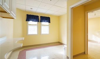 215 Toll Gate Rd 308, Warwick, RI 02886
