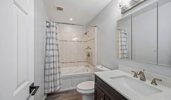 3647 E Galbraith Rd, Amberley, OH 45236