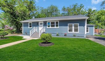 136 Pacific Ave, Beachwood, NJ 08722