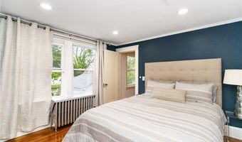 821 Post Rd, Warwick, RI 02888