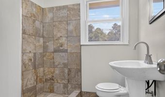 325 GLADE Rd, Anniston, AL 36206