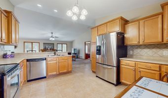 1415 Lake Shore Cir SE, Altoona, IA 50009