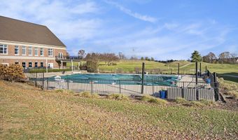 864 Gallery Ln, Ann Arbor, MI 48103