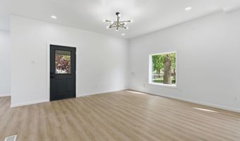 611 3rd St NW, Austin, MN 55912