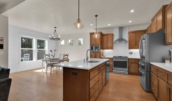 1004 S 46TH St, Springfield, OR 97478
