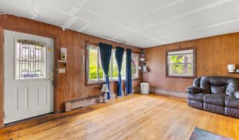 30 Trowbridge Rd, Bourne, MA 02532