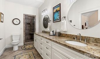 15 Quail Hollow Dr, Arden, NC 28704