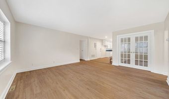 198 Lake Shore Road 2, Boston, MA 02135