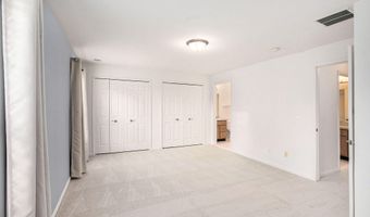 2768 S Knightsbridge Cir, Ann Arbor, MI 48105