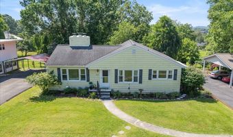 222 NE Stonewall Hts, Abingdon, VA 24210