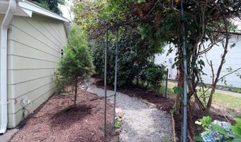 11 Pomona Dr, Barnegat, NJ 08005