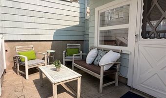38 Hilltop Ave Cottage, Middletown, RI 02842