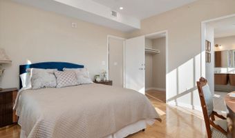 10339 OLD GEORGETOWN Rd 517, Bethesda, MD 20814