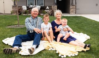 5204 Cedar View Dr, Springfield, OR 97478