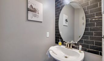 3305 Mountain Terrace Dr, Blakeslee, PA 18610