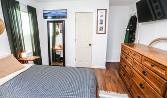 1724 S 1st St, Aberdeen, SD 57401
