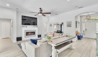 112 RUDY St, Auburndale, FL 33823