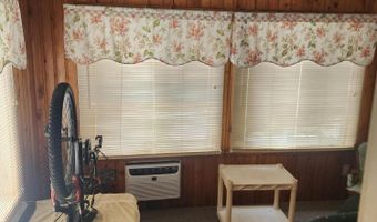 1090 Oakridge Dr, Alpena, MI 49707