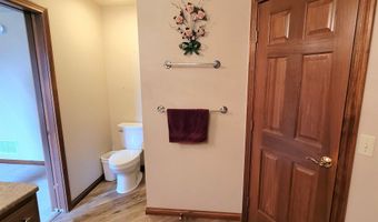 204 Steeplechase Dr, Auburn, IN 46706