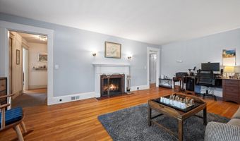 118 Poplar St, Bangor, ME 04401