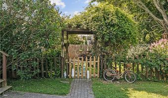 55 Homer St B, Newport, RI 02840