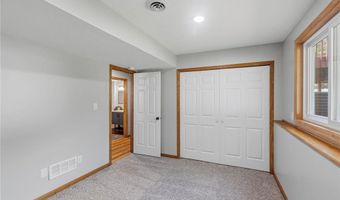 5809 126th St W, Apple Valley, MN 55124