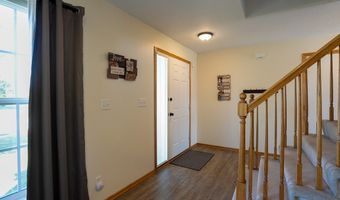1211 10th Ave SE, Altoona, IA 50009