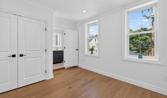 11 COLLEGE Ave, Annapolis, MD 21401