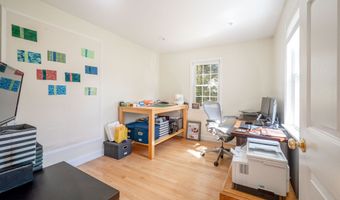 2 Greenview Rd, Brookfield, CT 06804