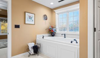 3031 Bayberry Rd, Ames, IA 50014