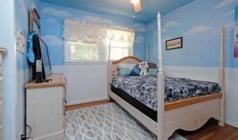 6124 Clarendon St, Bel Aire, KS 67220