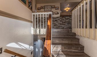 908 MOUNTAIN VIEW Dr, Aztec, NM 87410