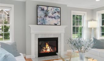 42 E Lantern Rd, Lincoln, RI 02865