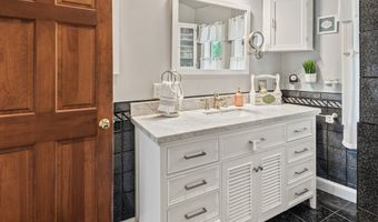108 Pleasant Valley Rd, Amesbury, MA 01913