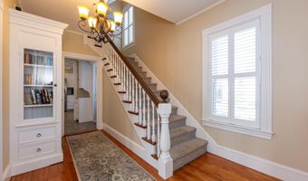 11 Roberts Ave, Bar Harbor, ME 04609