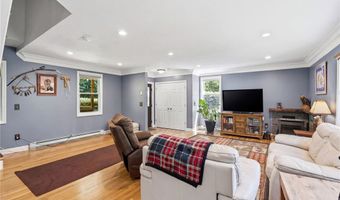 193 Lake Washington Dr, Glocester, RI 02814