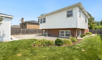 1210 S Douglas Ave, Arlington Heights, IL 60005