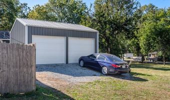 814 Indiana St, Baldwin City, KS 66006