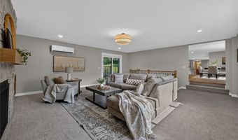 33944 Overton Cir, Adel, IA 50003