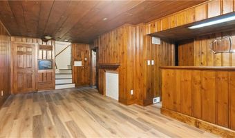 20 Bowen St, East Providence, RI 02916
